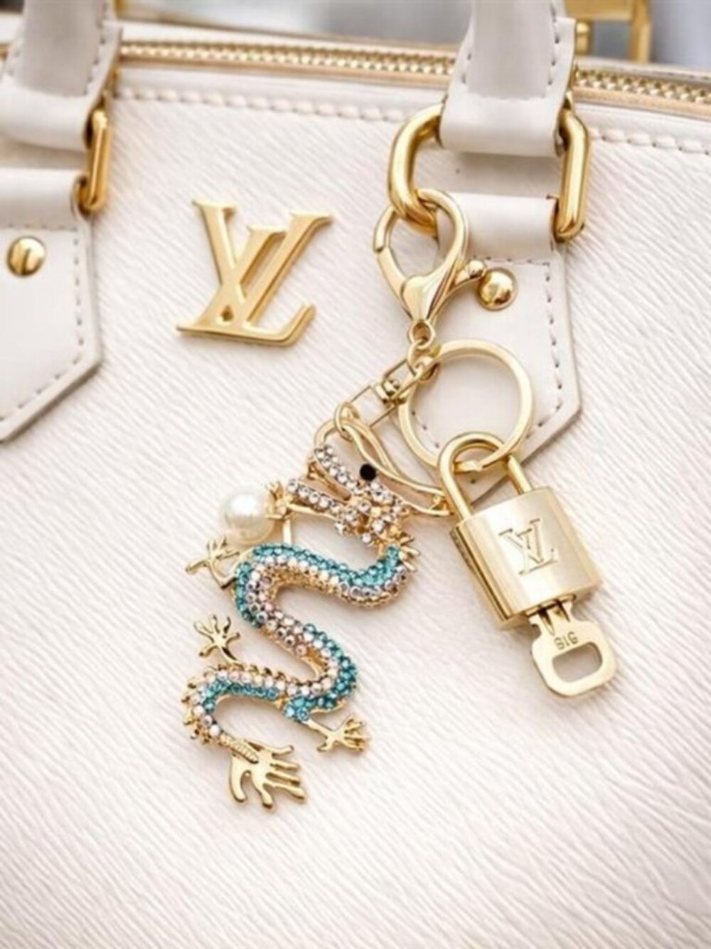 Louis Vuitton Gold Lock & Key 🔑 Authentic LV Unbranded Dragon Keychain Charm - Picture 8 of 8
